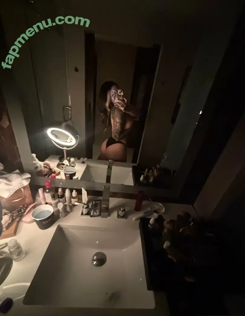 siegexxx nude photo #0686 (rainbow6game_us / undersiegexo)