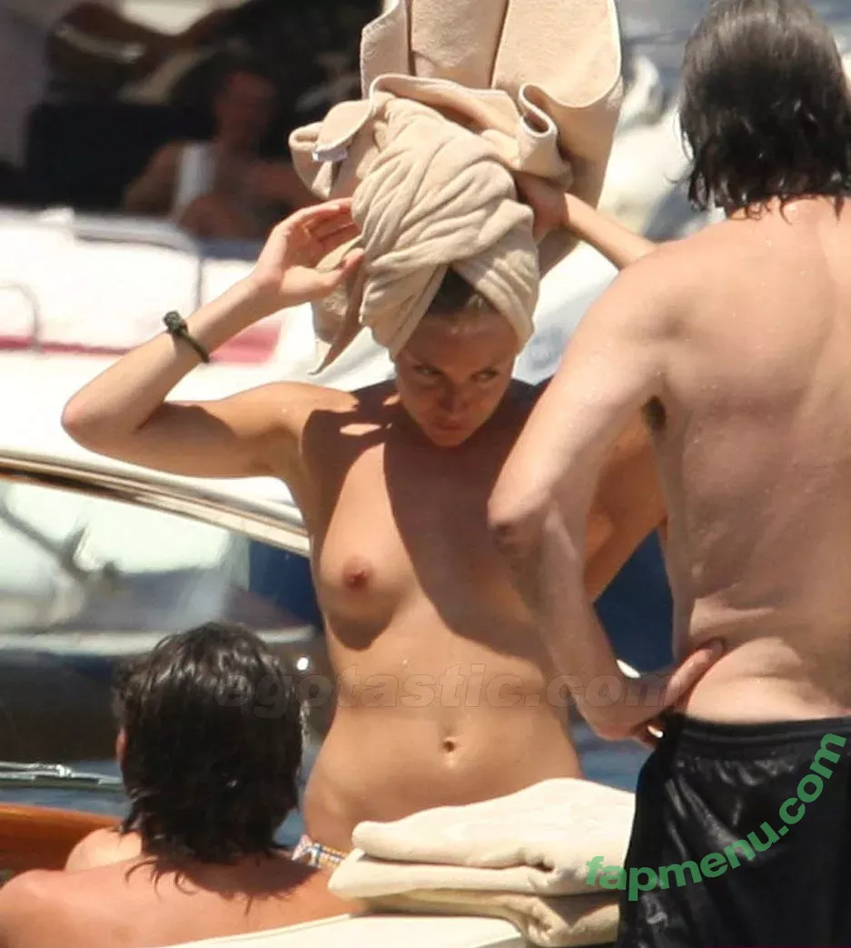 Sienna Miller nude photo #0017 (siennamillerfree / siennaonline / siennathing)