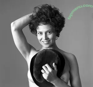 Sigourney Weaver / sigourney.weaver.242 nude photo #0133