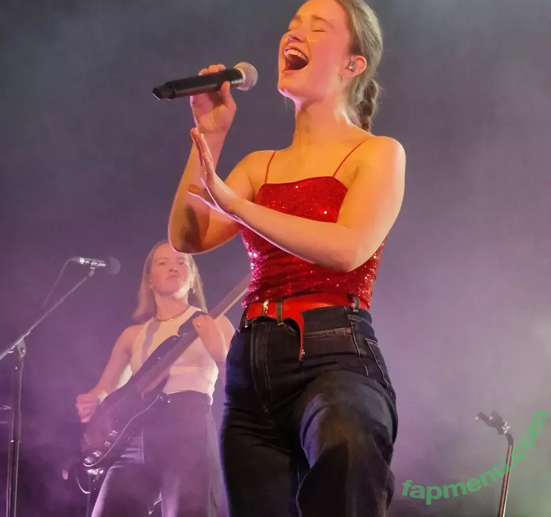 Sigrid nude photo #0004 (Sigrid Solbakk Raabe / thisissigrid)