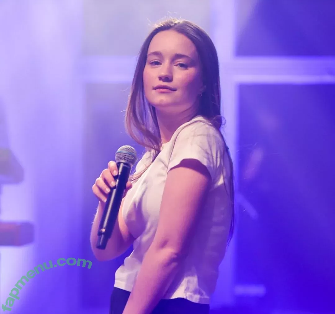 Sigrid nude photo #0014 (Sigrid Solbakk Raabe / thisissigrid)