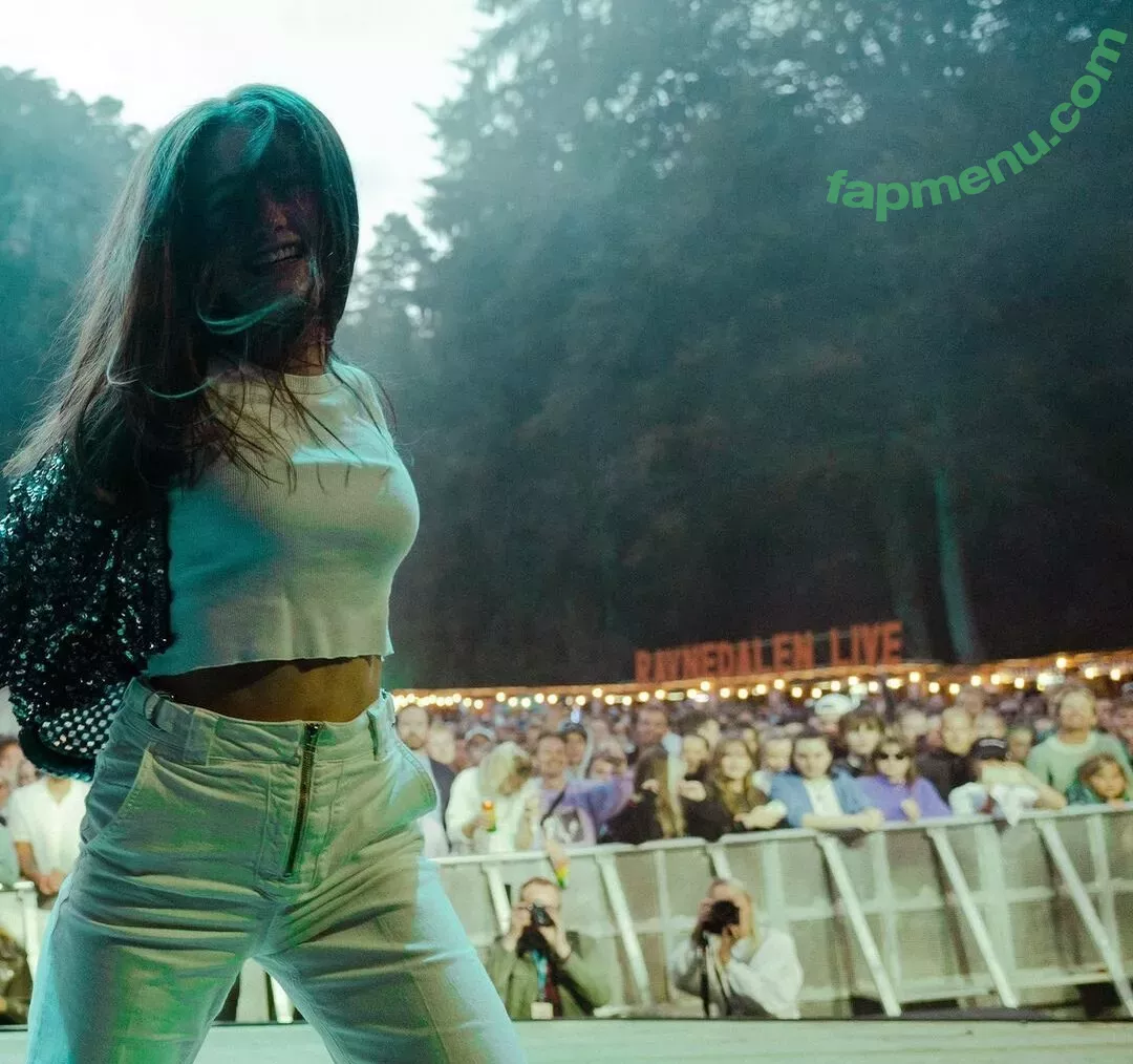 Sigrid nude photo #0119 (Sigrid Solbakk Raabe / thisissigrid)