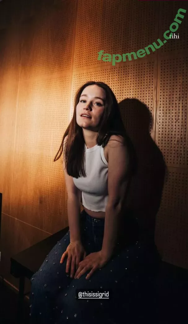 Sigrid nude photo #0162 (Sigrid Solbakk Raabe / thisissigrid)
