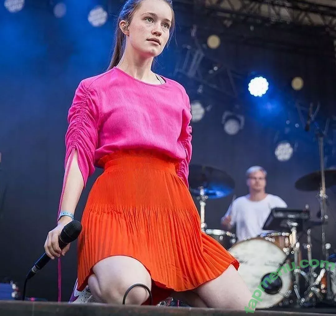 Sigrid nude photo #0173 (Sigrid Solbakk Raabe / thisissigrid)