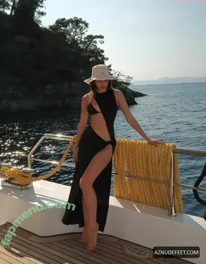  nude photo #0001