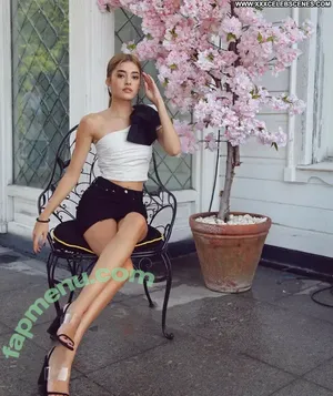  nude photo #0004