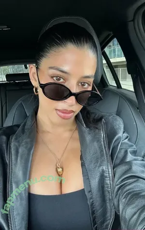 Simmisingh / shannonsinghhh nude photo #0002