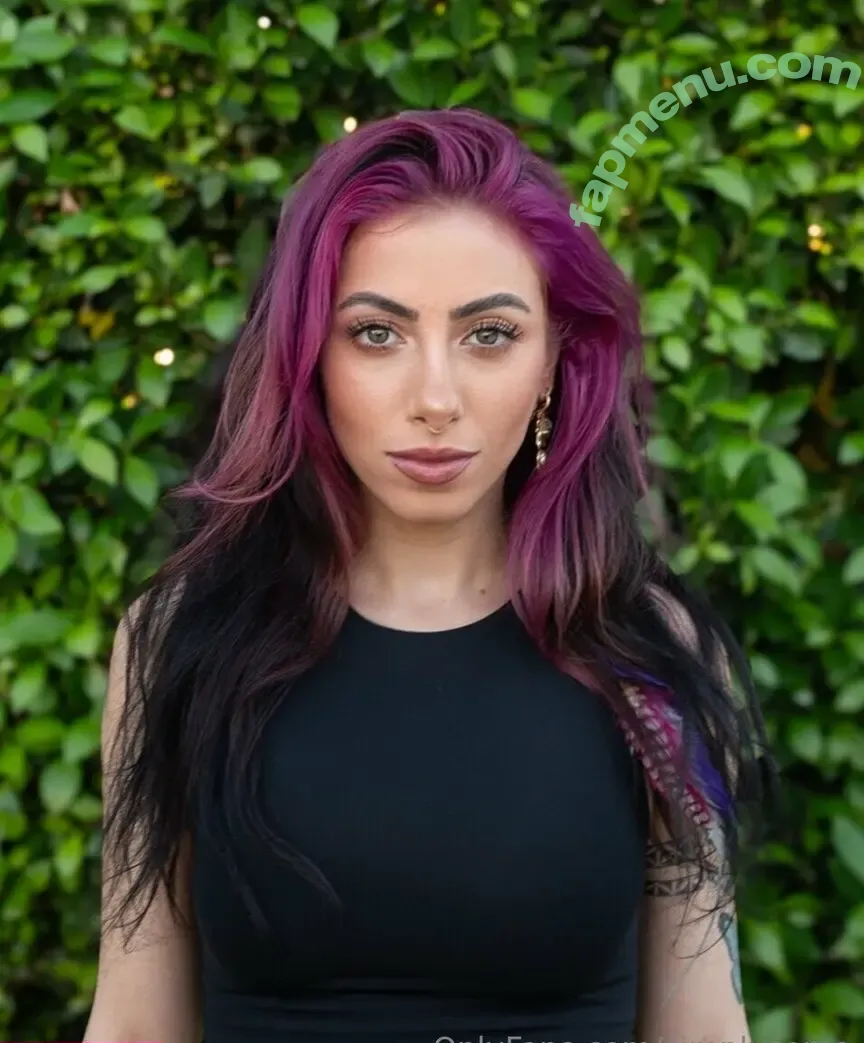 simplysoma nude photo #0012 (simplysoma_xoxo)