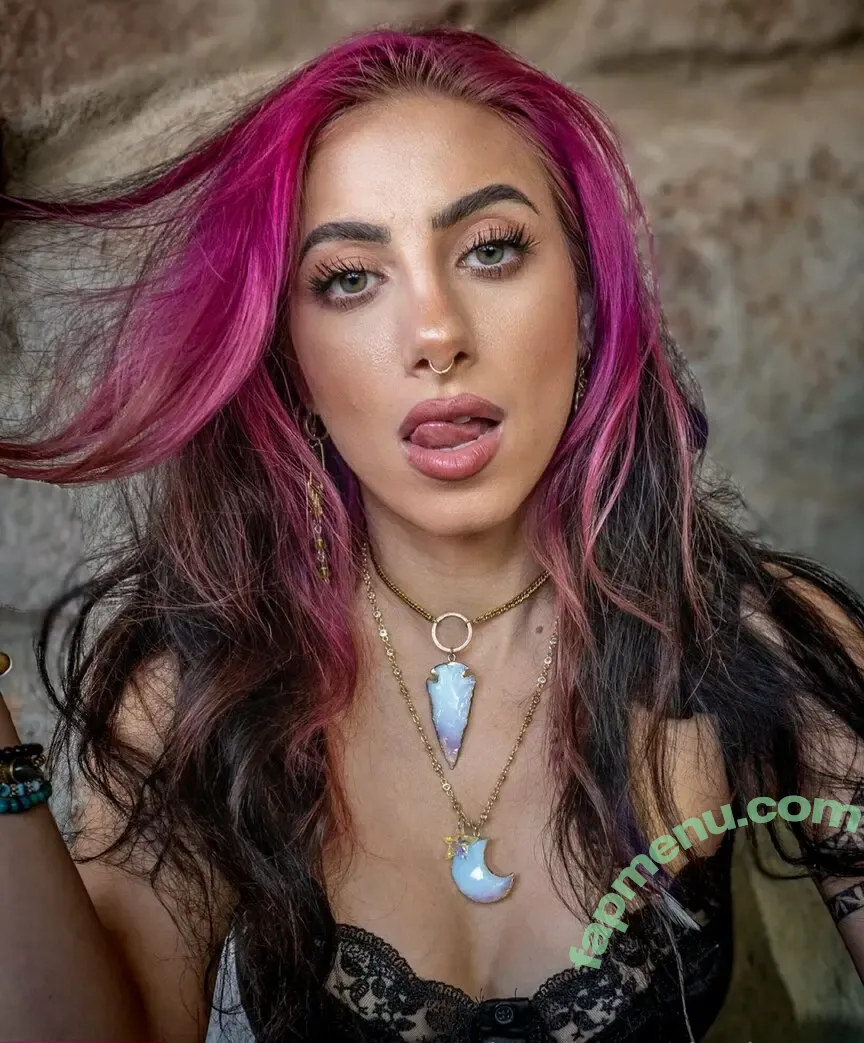 simplysoma nude photo #0017 (simplysoma_xoxo)