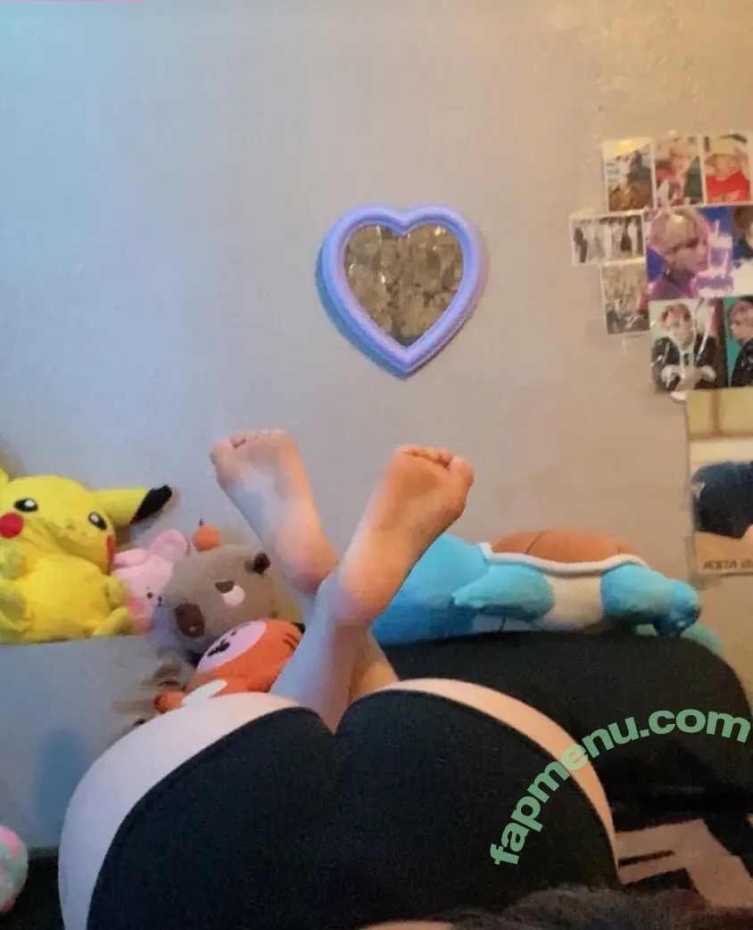 Sin.l33 nude photo #0010 (yourbabysin)