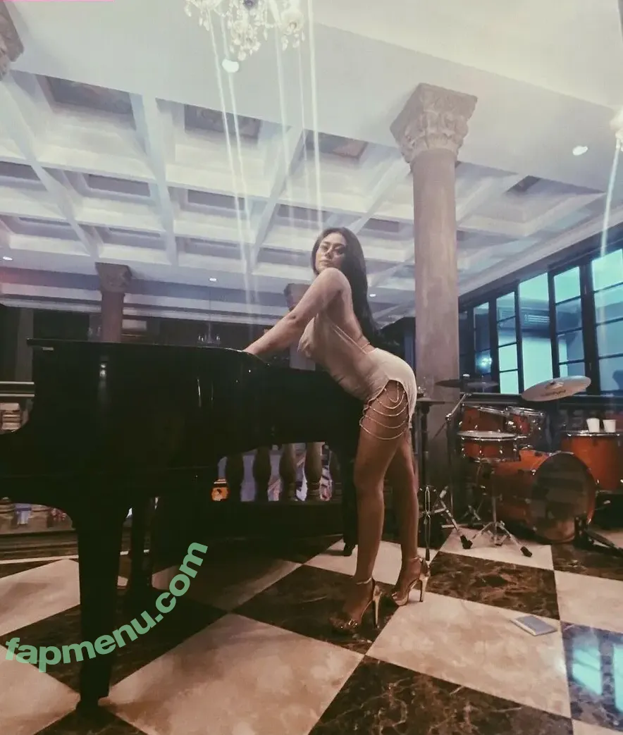 Sinta Bella nude photo #0018 (Sibell / __sibelllll)