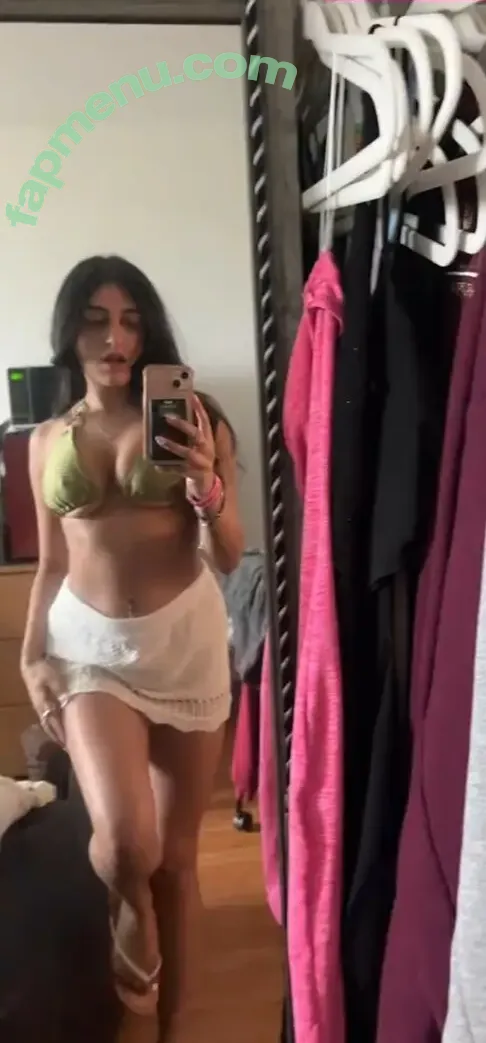 Siya.Vyas nude photo #0006 (Soyabeans11 Seeya)