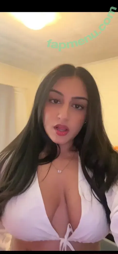 Siya.Vyas nude photo #0009 (Soyabeans11 Seeya)