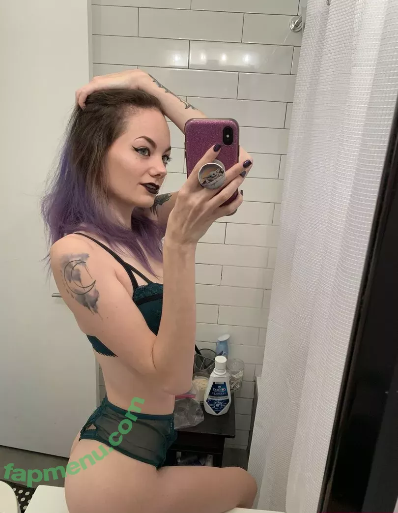 Skylaraynesgray nude photo #0218 (invaderskyla)