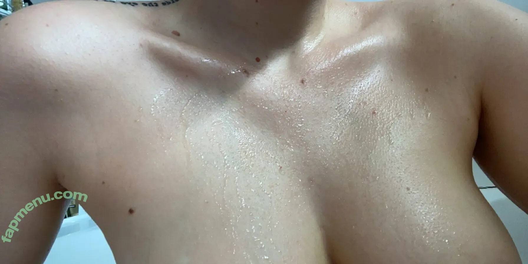 slasher_j nude photo #0001 (slasher_junkie)