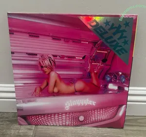 Slayyyter nude photo #0056