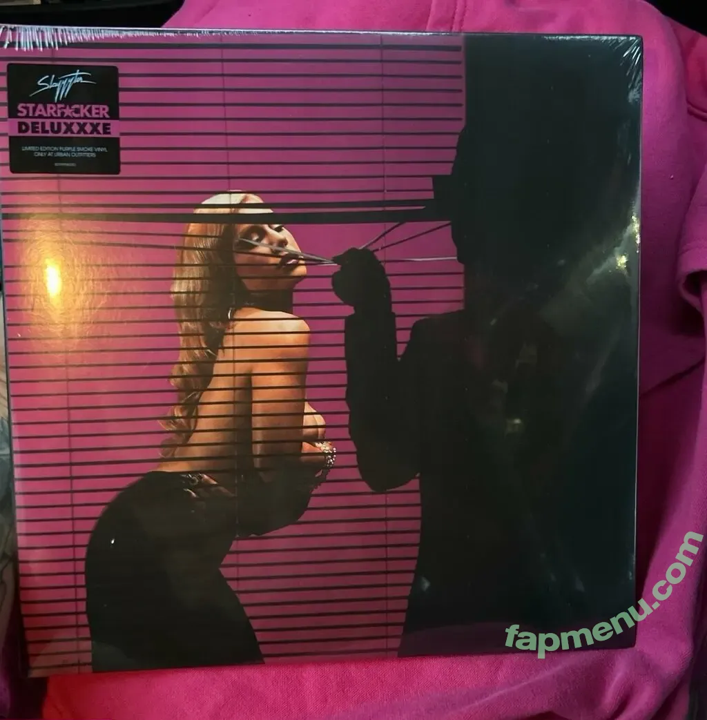 Slayyyter nude photo #0061 (Slayyyter)