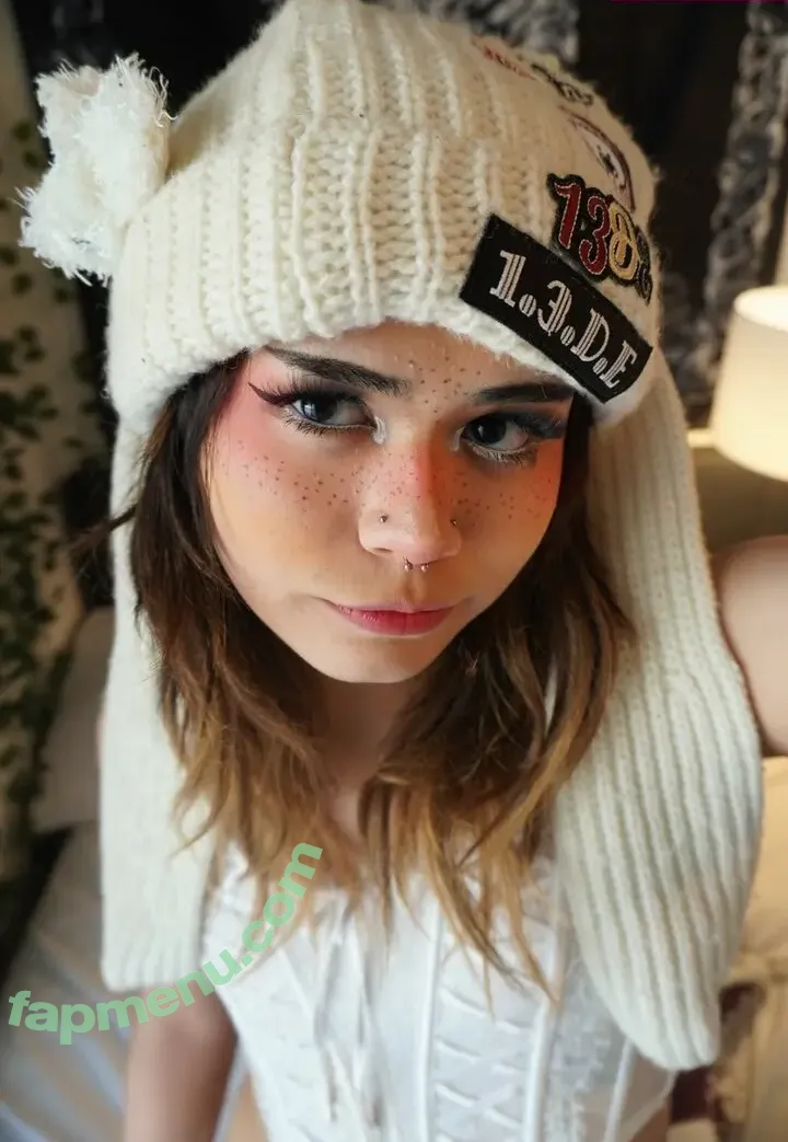 slayzkiana nude photo #0006 (slayzkiana)