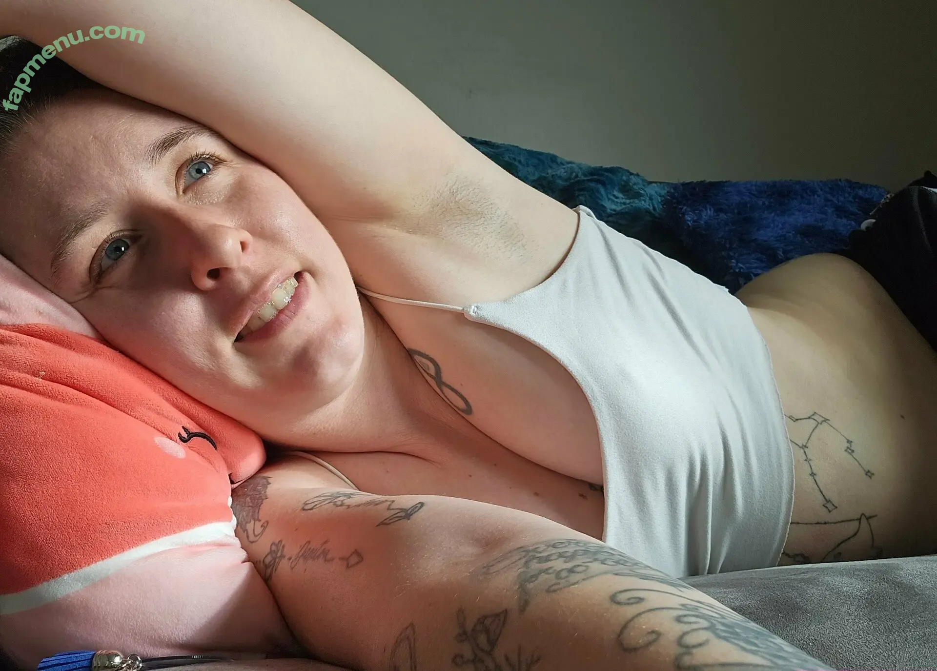 slippysiren1 nude photo #0005 (slippysiren)