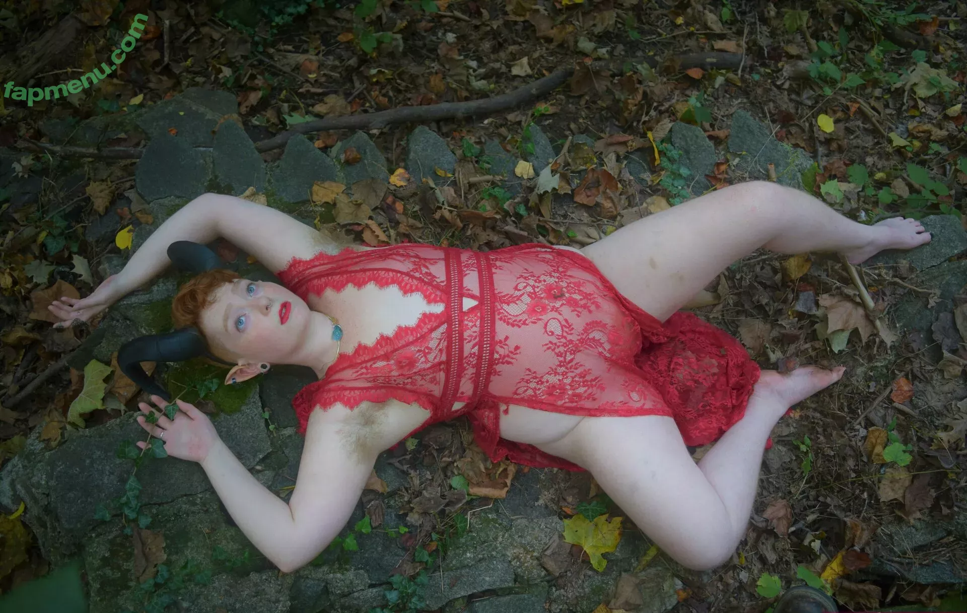 sluttubus nude photo #0021 (slutubus)