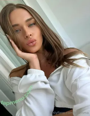 slyemma / mhyztha_slyemma_ nude photo #0010