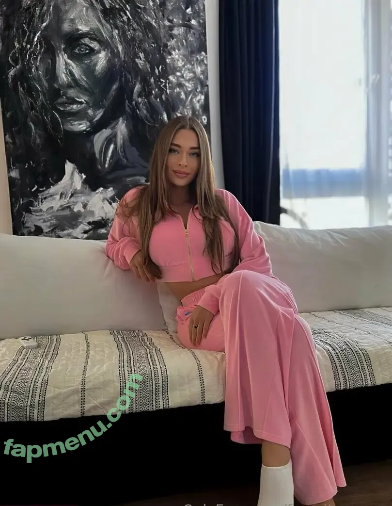 slyemma nude photo #0005 (mhyztha_slyemma_)