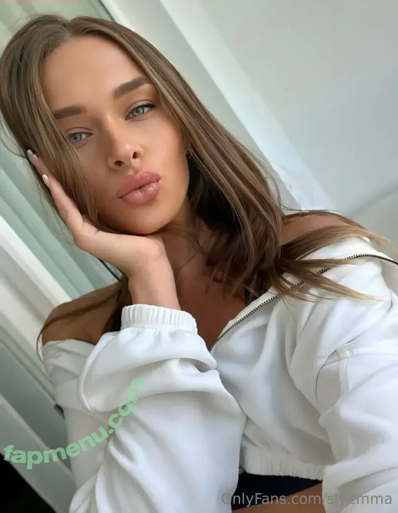 slyemma nude photo #0010 (mhyztha_slyemma_)