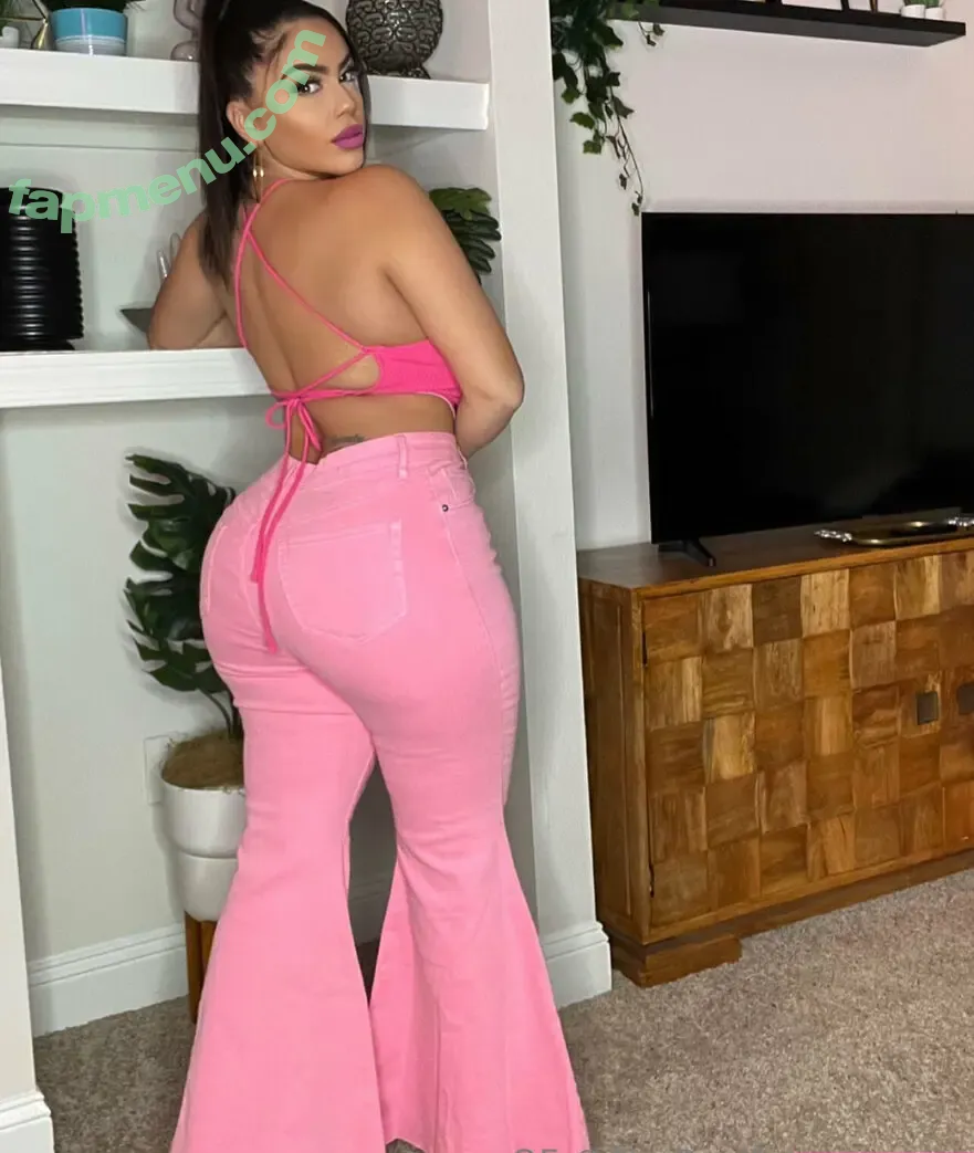 sm00ches nude photo #0039 (sm0_0ches)