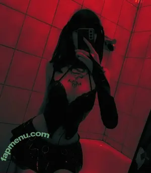 Sm0ltiddym0thgf nude photo #0010