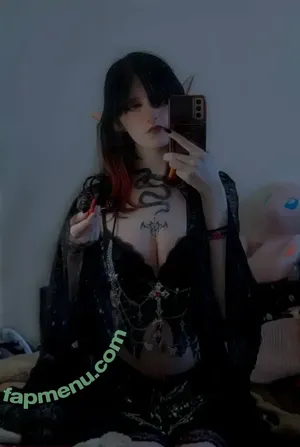 Sm0ltiddym0thgf nude photo #0019