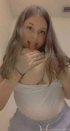 smallxsunflower / _xsunflower / smallsunfIower nude photo #0061