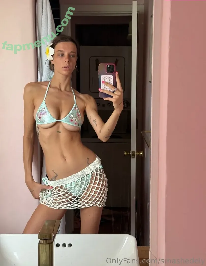 Smashedely nude photo #0008 (Smashedely)