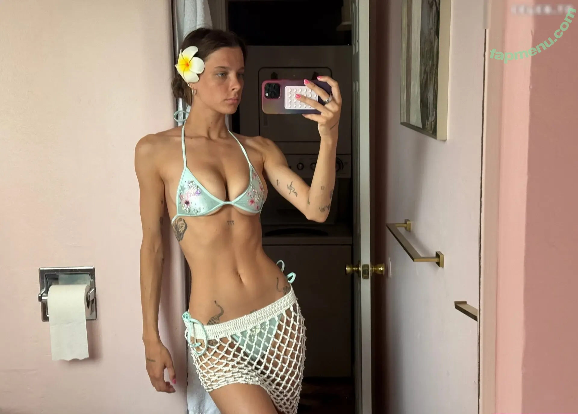 Smashedely nude photo #0028 (Smashedely)
