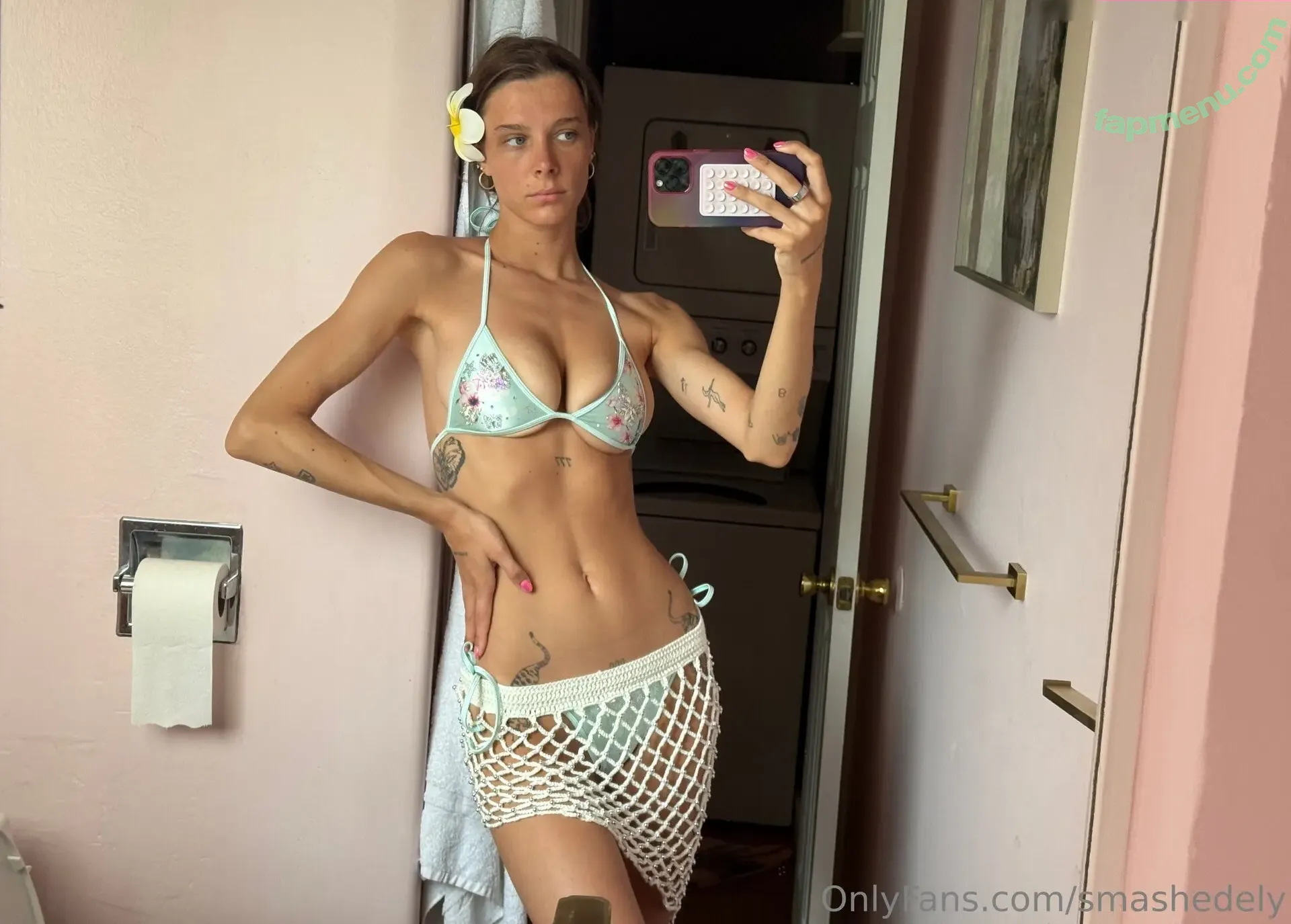Smashedely nude photo #0029 (Smashedely)