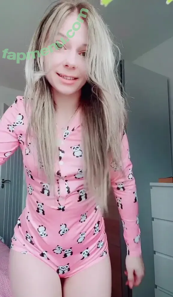 SmileyDani158 nude photo #0232 (Danuisa Grudzinska / danusiagrudzinska)