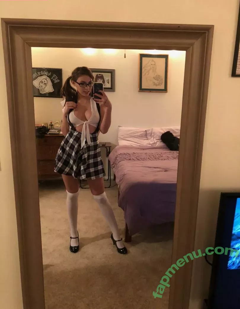 SmttenKitten nude photo #0046 (Littlemiss28 / Molly Maeve / mollymaeve / mollymaeve_)