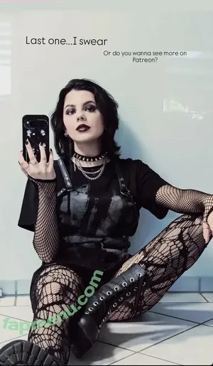 Snippycosplay nude photo #0030