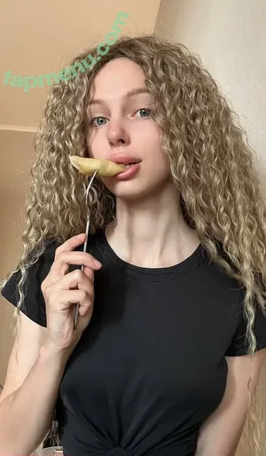 sofiaaamillerrr / sofiaamiller_ nude photo #0047