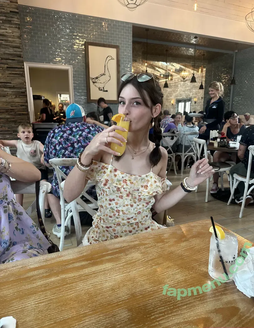 Soggyalien22 nude photo #0203 (soggyalien)