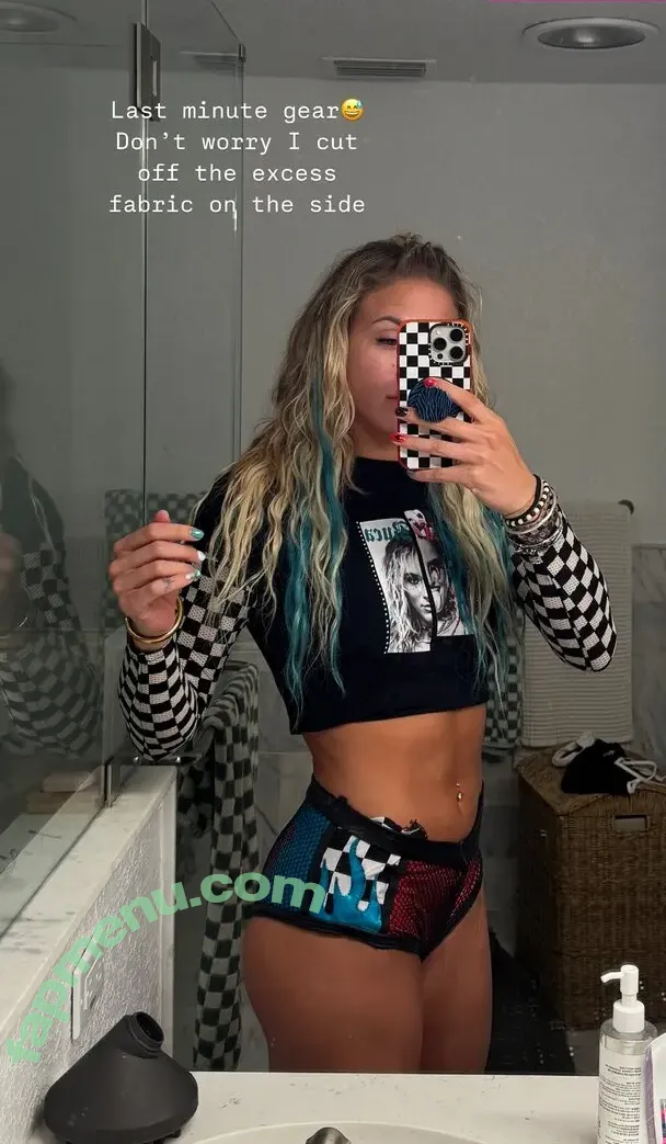 Sol Ruca nude photo #0623 (solrucawwe / solrvca)