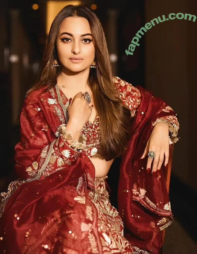 Sonakshi Sinha nude photo #0005 (Sonakshi Sinha)