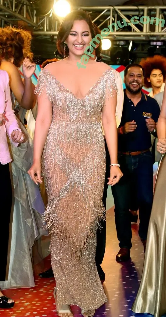 Sonakshi Sinha nude photo #0016 (Sonakshi Sinha)