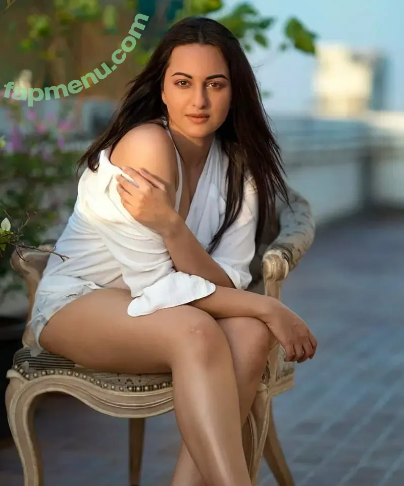 Sonakshi Sinha nude photo #0017 (Sonakshi Sinha)