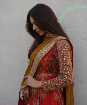 Sonam Bajwa / sonambajwa nude photo #0033