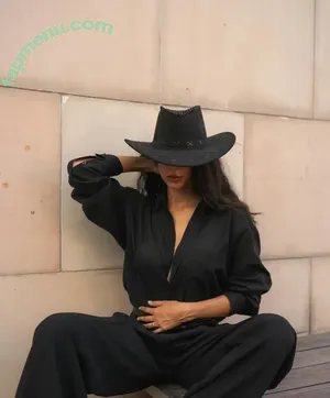 Sonam Bajwa / sonambajwa nude photo #0069