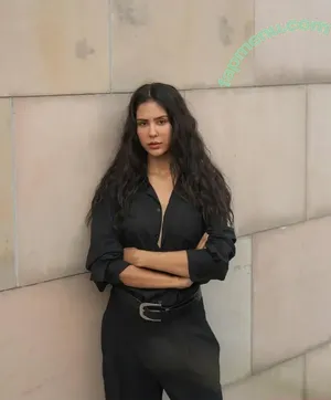 Sonam Bajwa / sonambajwa nude photo #0072