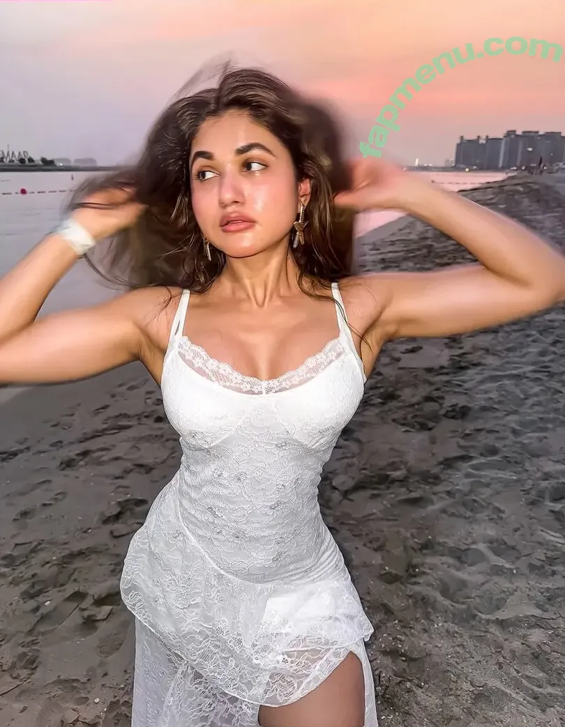 Soniya Singh Khatri nude photo #0031 (fitgirl_08)