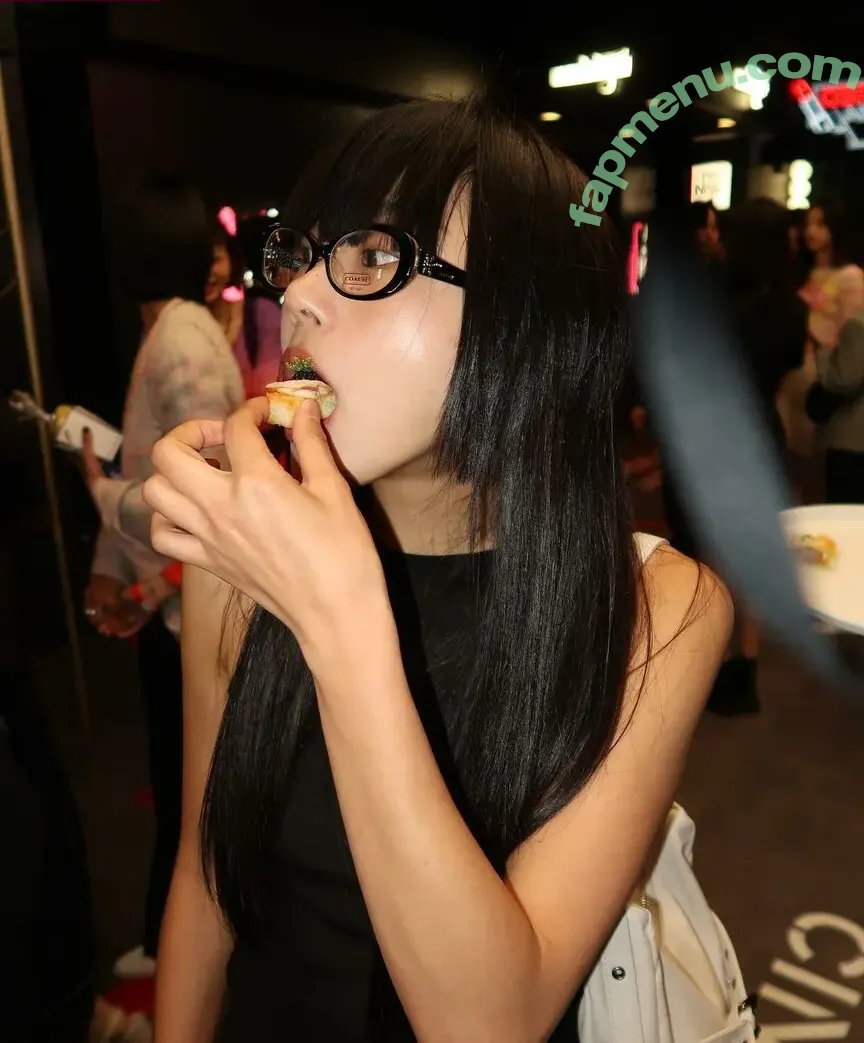 sooooorok nude photo #0044 (Lee Soomin)