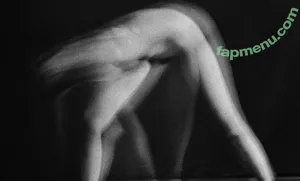  nude photo #0005