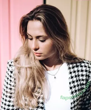 Sophia Flörsch / SophiaFloersch nude photo #0106
